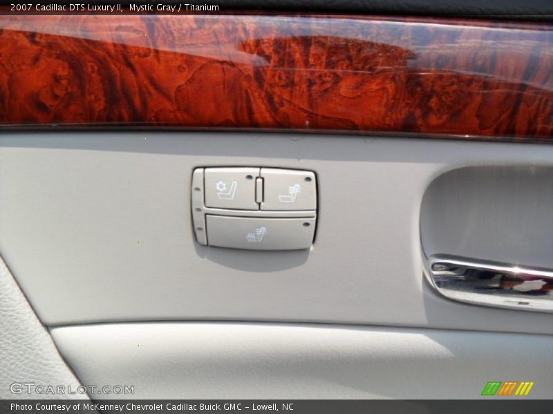 Mystic Gray / Titanium 2007 Cadillac DTS Luxury II