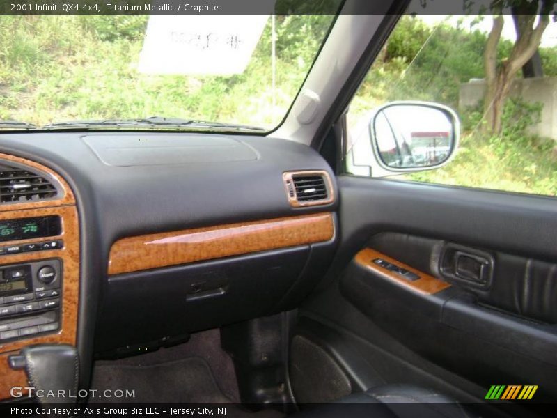 Titanium Metallic / Graphite 2001 Infiniti QX4 4x4