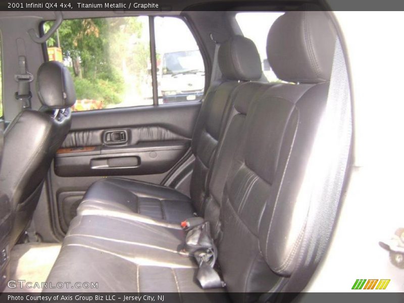 Titanium Metallic / Graphite 2001 Infiniti QX4 4x4
