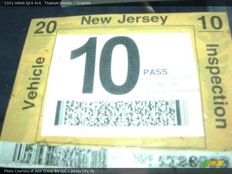 Titanium Metallic / Graphite 2001 Infiniti QX4 4x4