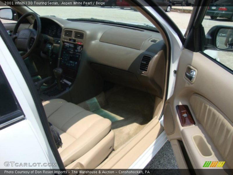 Aspen White Pearl / Beige 2001 Infiniti I 30 Touring Sedan