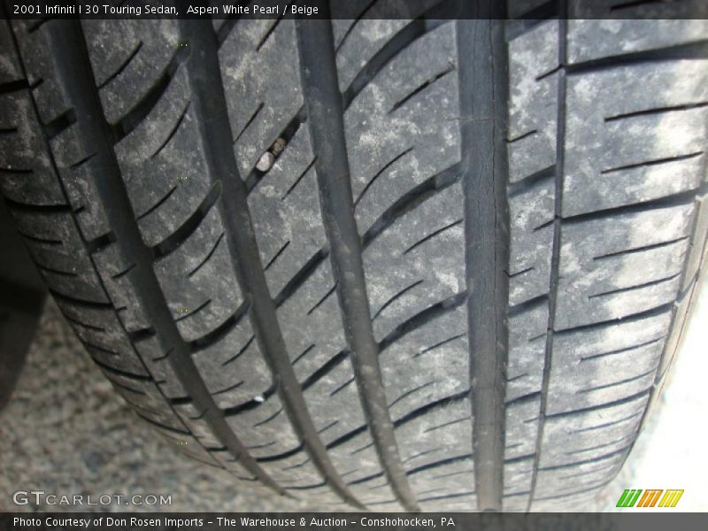 Aspen White Pearl / Beige 2001 Infiniti I 30 Touring Sedan
