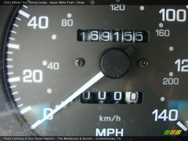 Aspen White Pearl / Beige 2001 Infiniti I 30 Touring Sedan
