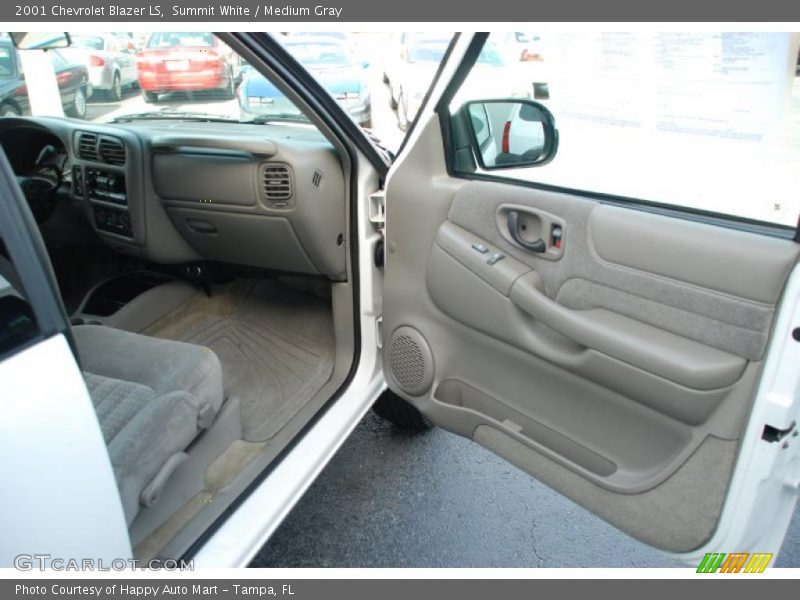 Summit White / Medium Gray 2001 Chevrolet Blazer LS