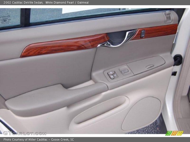 White Diamond Pearl / Oatmeal 2002 Cadillac DeVille Sedan