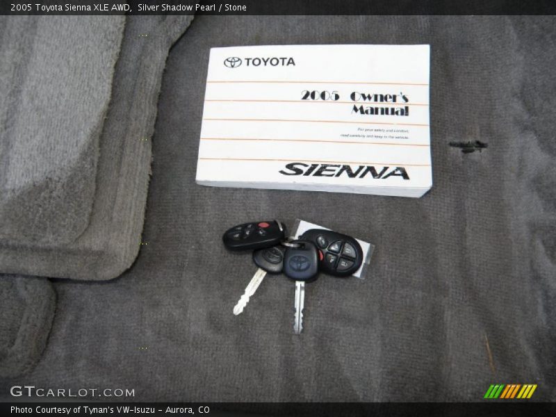 Silver Shadow Pearl / Stone 2005 Toyota Sienna XLE AWD