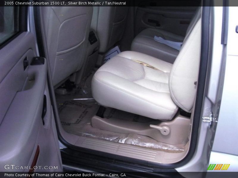 Silver Birch Metallic / Tan/Neutral 2005 Chevrolet Suburban 1500 LT