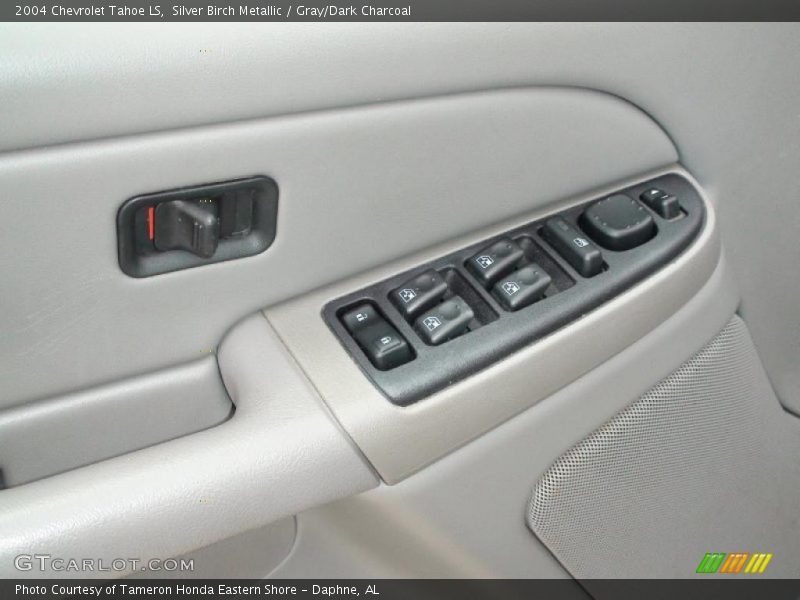 Silver Birch Metallic / Gray/Dark Charcoal 2004 Chevrolet Tahoe LS