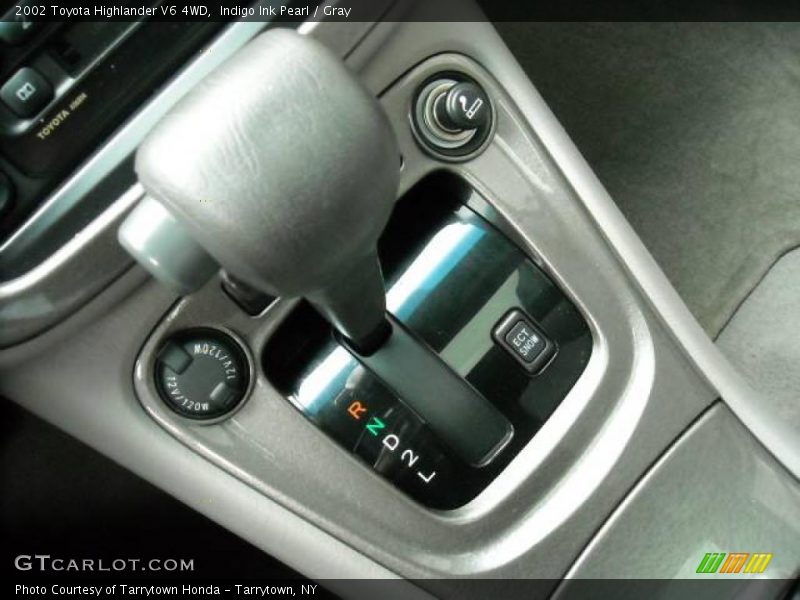 Indigo Ink Pearl / Gray 2002 Toyota Highlander V6 4WD