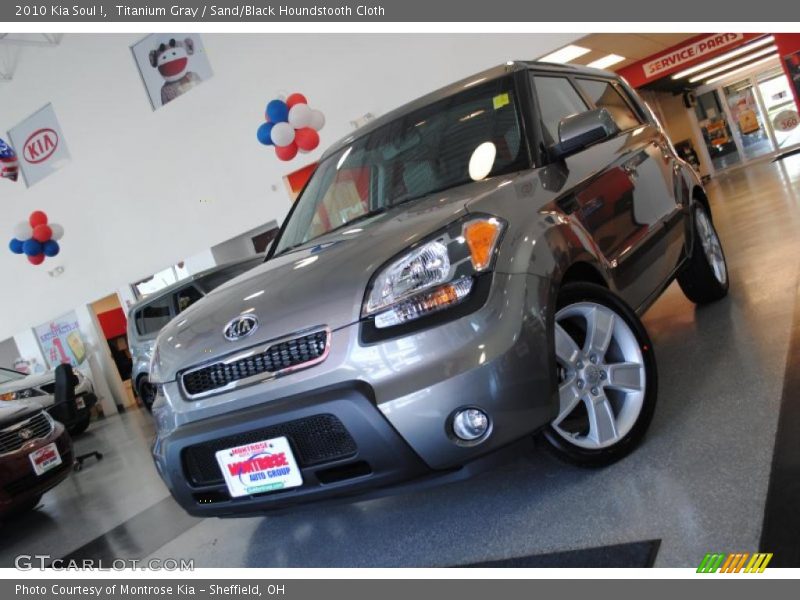 Titanium Gray / Sand/Black Houndstooth Cloth 2010 Kia Soul !