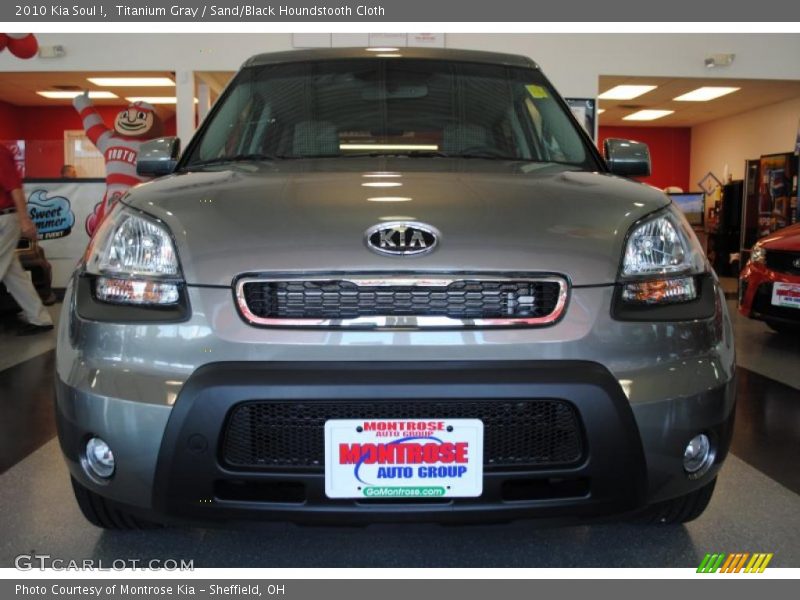 Titanium Gray / Sand/Black Houndstooth Cloth 2010 Kia Soul !