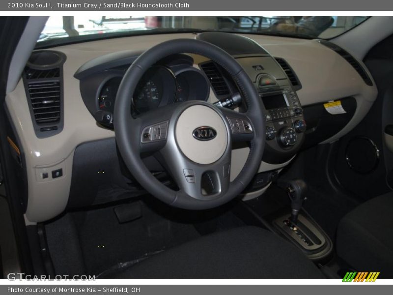 Titanium Gray / Sand/Black Houndstooth Cloth 2010 Kia Soul !