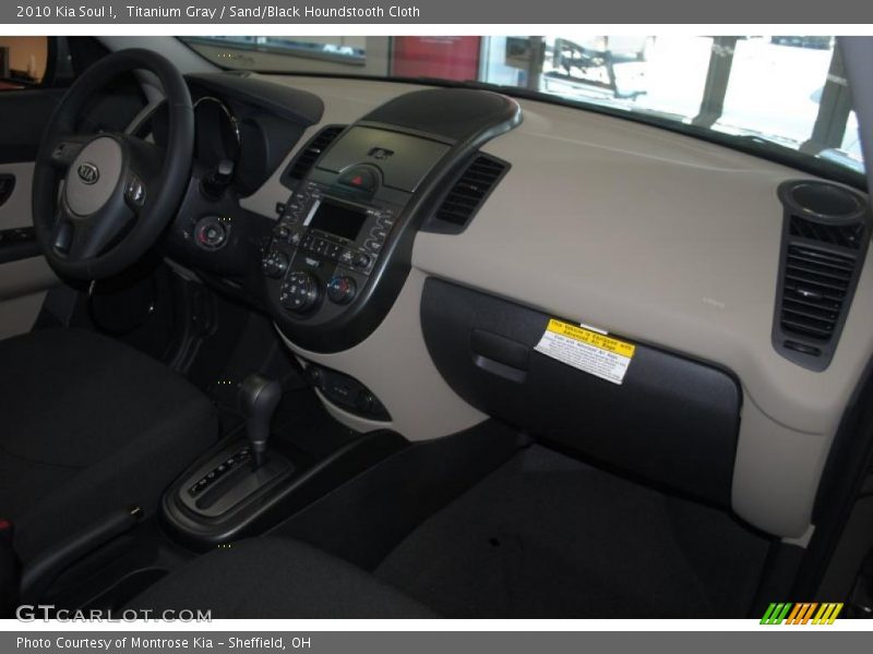 Titanium Gray / Sand/Black Houndstooth Cloth 2010 Kia Soul !