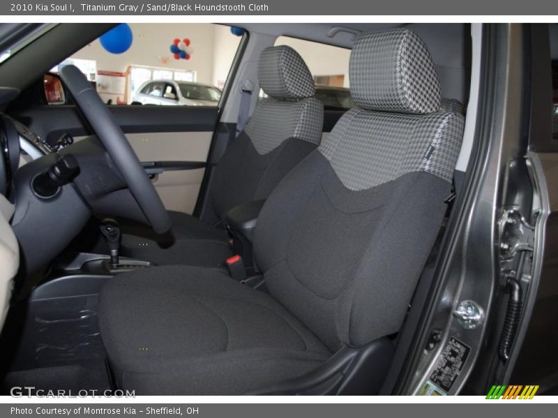 Titanium Gray / Sand/Black Houndstooth Cloth 2010 Kia Soul !