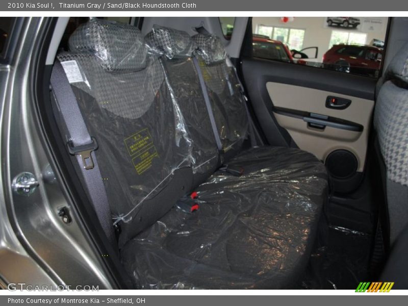 Titanium Gray / Sand/Black Houndstooth Cloth 2010 Kia Soul !