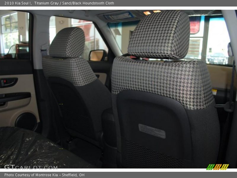 Titanium Gray / Sand/Black Houndstooth Cloth 2010 Kia Soul !