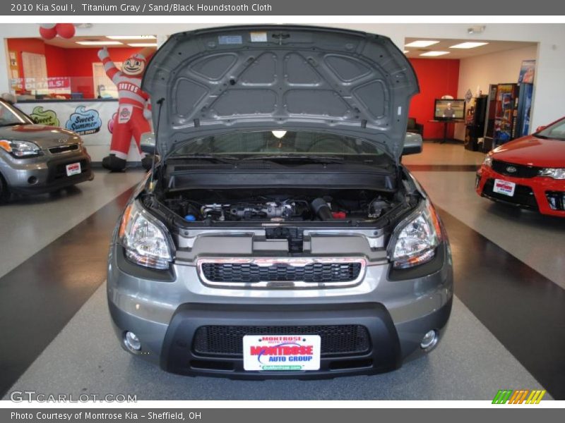 Titanium Gray / Sand/Black Houndstooth Cloth 2010 Kia Soul !