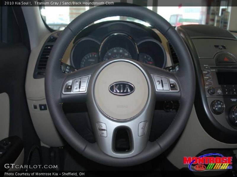 Titanium Gray / Sand/Black Houndstooth Cloth 2010 Kia Soul !