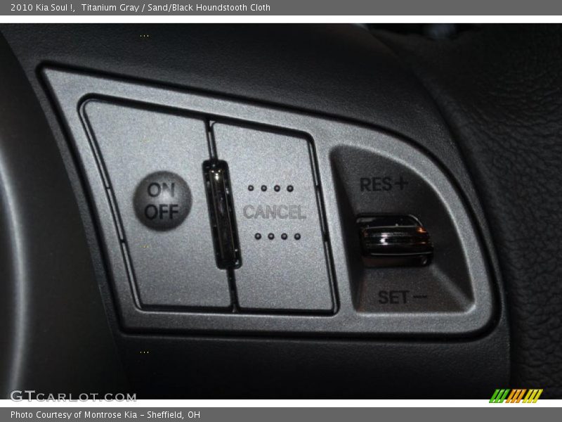 Titanium Gray / Sand/Black Houndstooth Cloth 2010 Kia Soul !