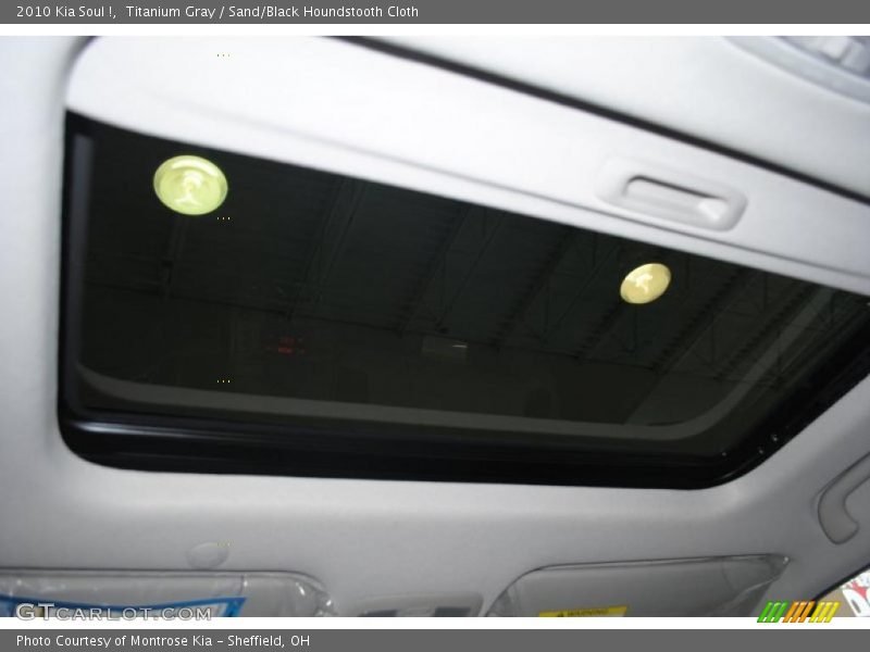 Titanium Gray / Sand/Black Houndstooth Cloth 2010 Kia Soul !