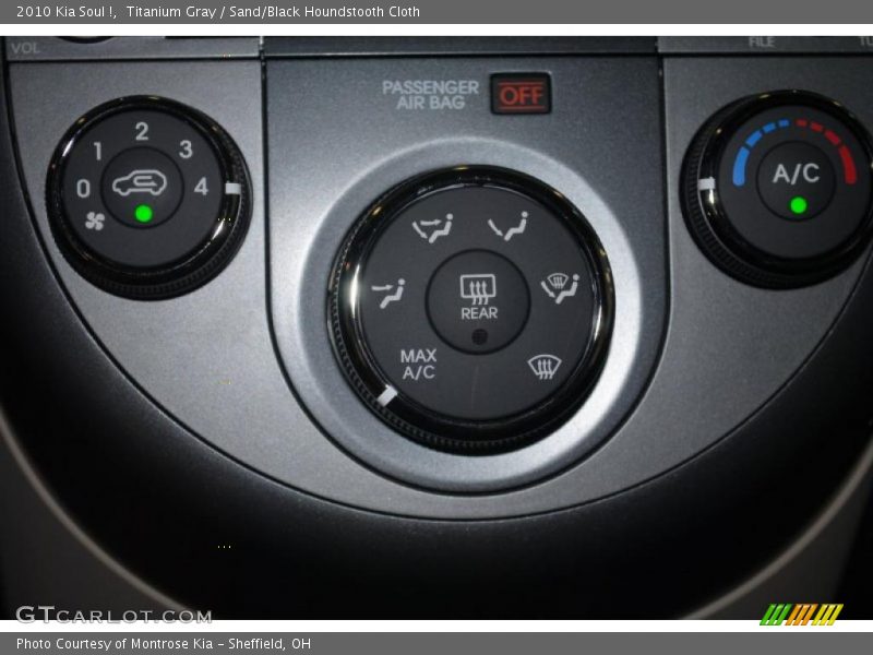 Titanium Gray / Sand/Black Houndstooth Cloth 2010 Kia Soul !