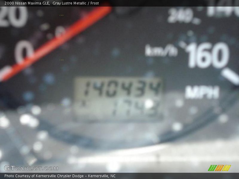 Gray Lustre Metallic / Frost 2000 Nissan Maxima GLE