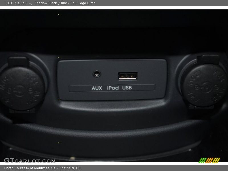 Shadow Black / Black Soul Logo Cloth 2010 Kia Soul +