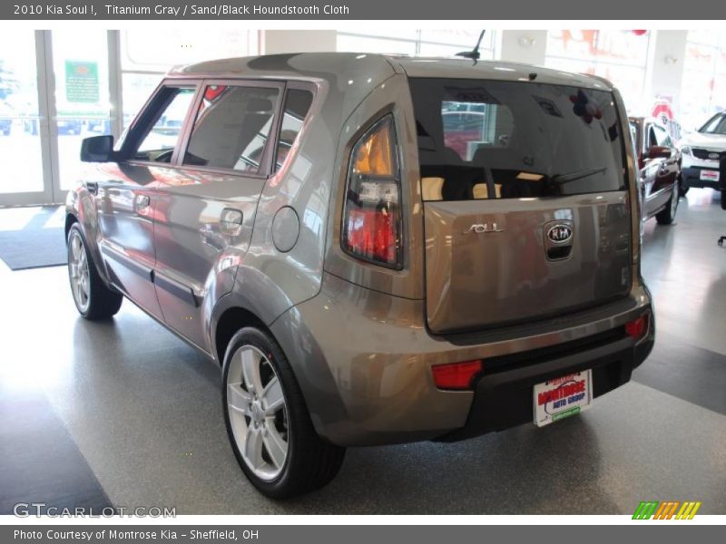 Titanium Gray / Sand/Black Houndstooth Cloth 2010 Kia Soul !
