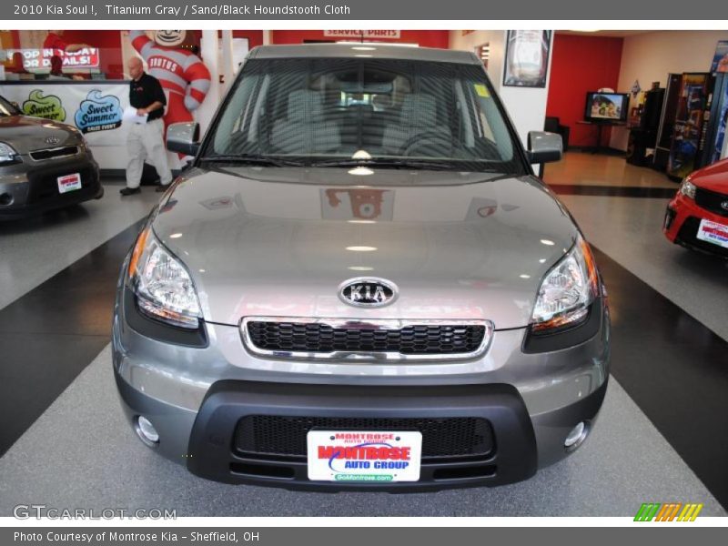 Titanium Gray / Sand/Black Houndstooth Cloth 2010 Kia Soul !