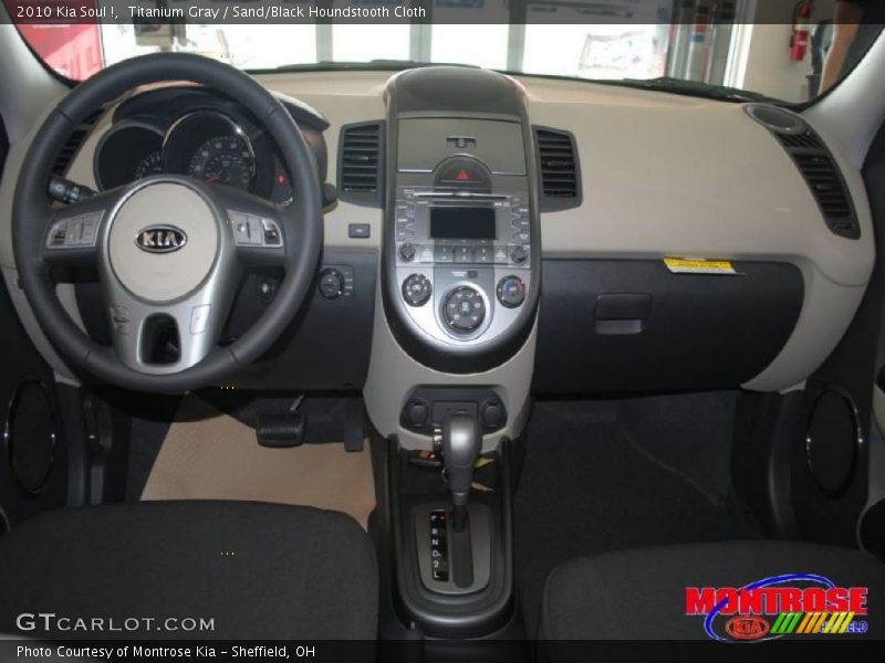 Titanium Gray / Sand/Black Houndstooth Cloth 2010 Kia Soul !