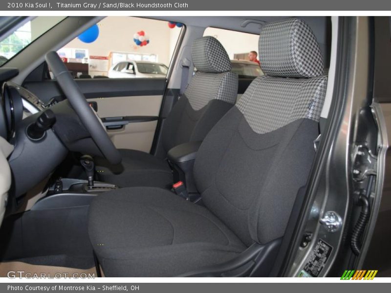 Titanium Gray / Sand/Black Houndstooth Cloth 2010 Kia Soul !