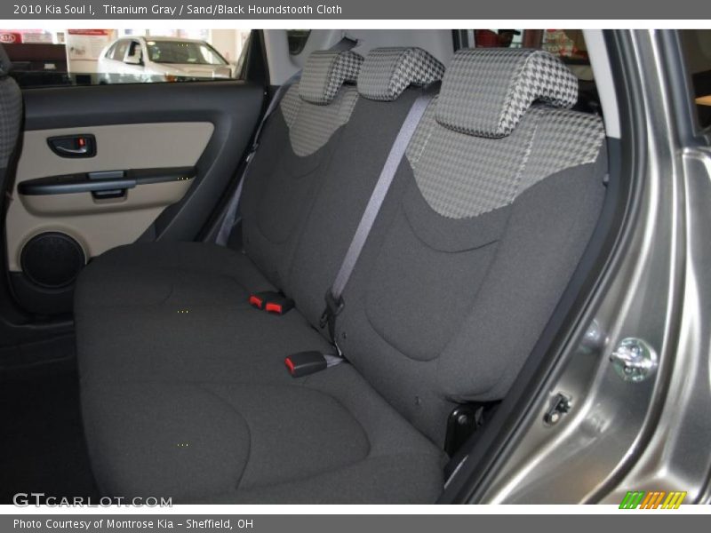 Titanium Gray / Sand/Black Houndstooth Cloth 2010 Kia Soul !