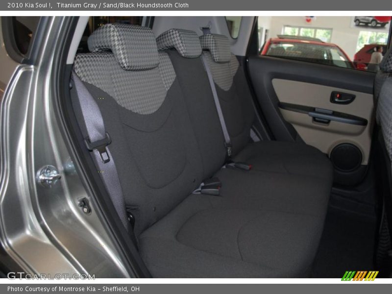 Titanium Gray / Sand/Black Houndstooth Cloth 2010 Kia Soul !