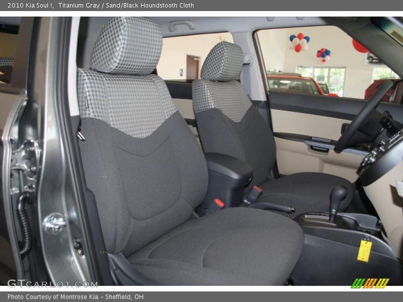 Titanium Gray / Sand/Black Houndstooth Cloth 2010 Kia Soul !