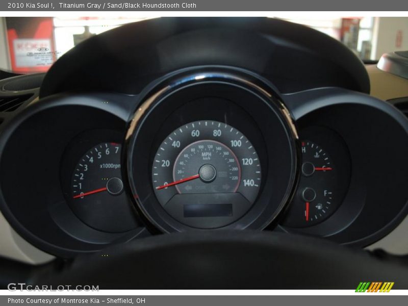 Titanium Gray / Sand/Black Houndstooth Cloth 2010 Kia Soul !