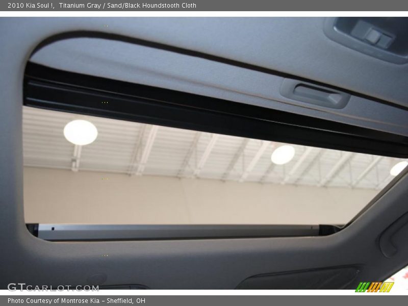 Titanium Gray / Sand/Black Houndstooth Cloth 2010 Kia Soul !