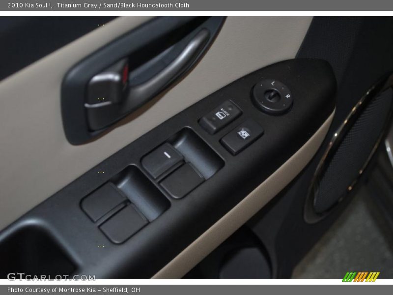 Titanium Gray / Sand/Black Houndstooth Cloth 2010 Kia Soul !