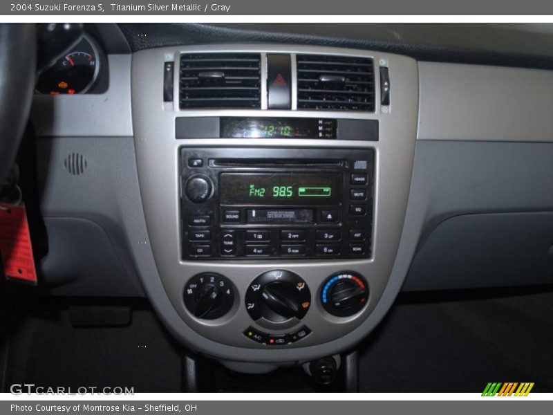 Titanium Silver Metallic / Gray 2004 Suzuki Forenza S