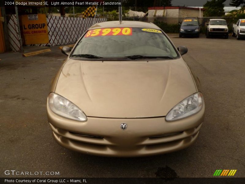 Light Almond Pearl Metallic / Sandstone 2004 Dodge Intrepid SE