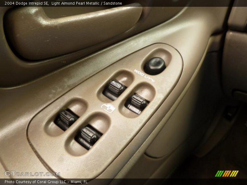 Light Almond Pearl Metallic / Sandstone 2004 Dodge Intrepid SE