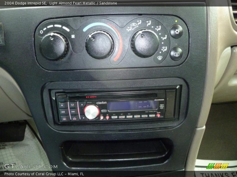 Light Almond Pearl Metallic / Sandstone 2004 Dodge Intrepid SE