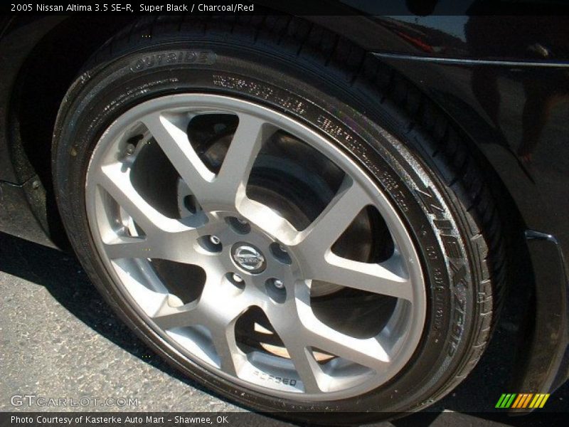 Super Black / Charcoal/Red 2005 Nissan Altima 3.5 SE-R