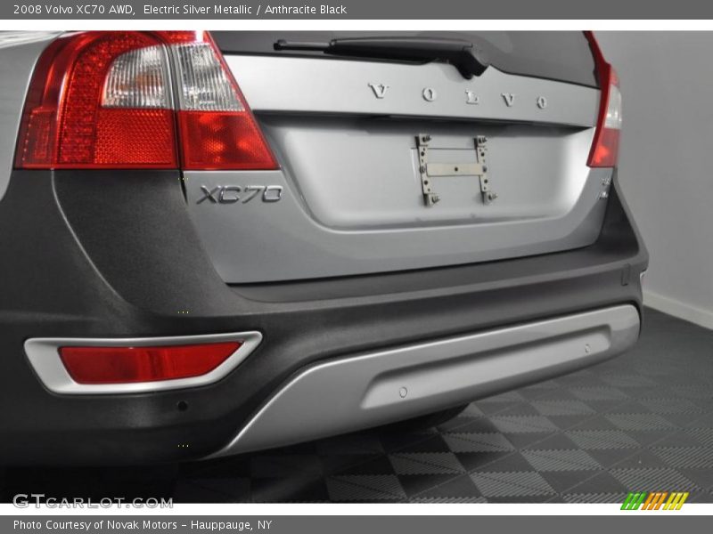 Electric Silver Metallic / Anthracite Black 2008 Volvo XC70 AWD