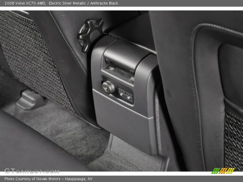 Electric Silver Metallic / Anthracite Black 2008 Volvo XC70 AWD