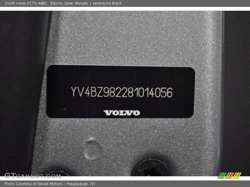 Electric Silver Metallic / Anthracite Black 2008 Volvo XC70 AWD