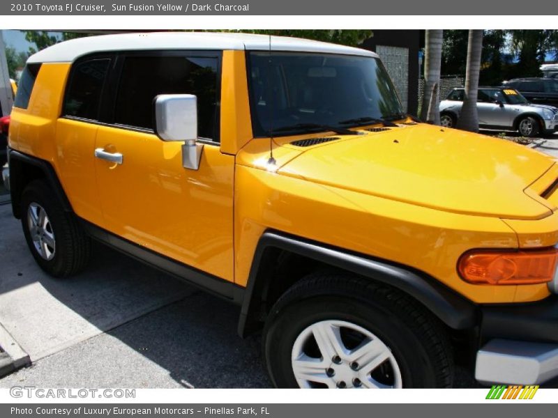 Sun Fusion Yellow / Dark Charcoal 2010 Toyota FJ Cruiser