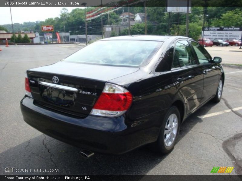 Black / Taupe 2005 Toyota Camry LE V6