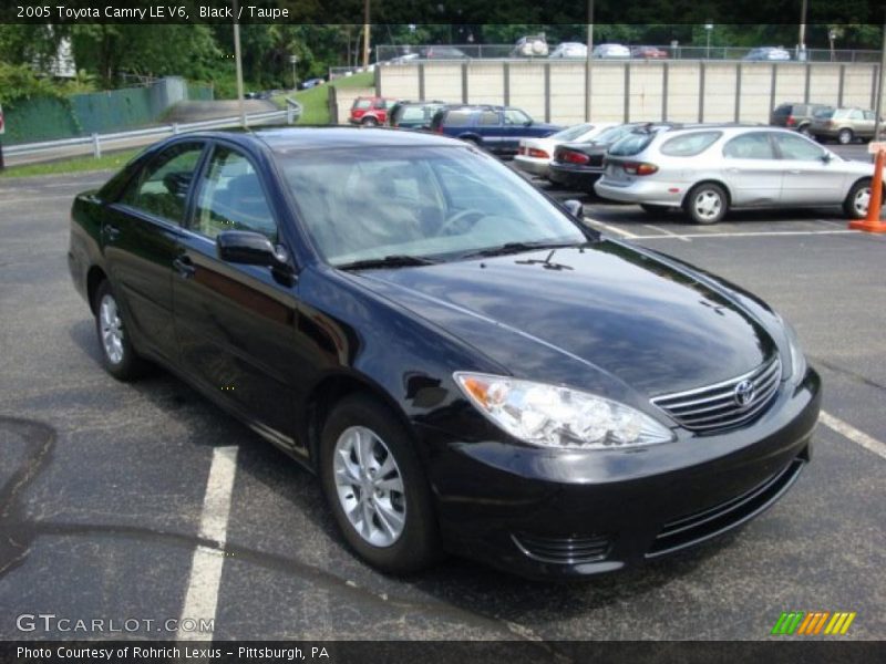 Black / Taupe 2005 Toyota Camry LE V6