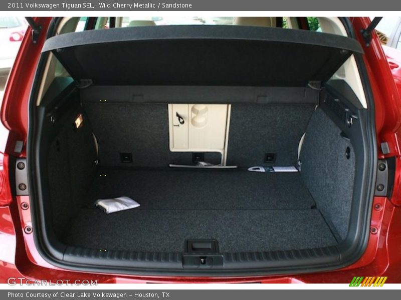 Wild Cherry Metallic / Sandstone 2011 Volkswagen Tiguan SEL