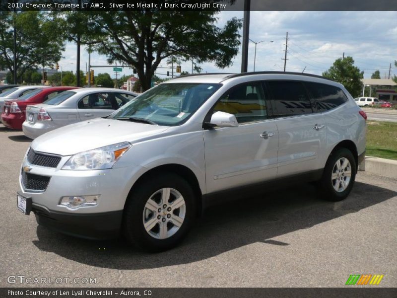 Silver Ice Metallic / Dark Gray/Light Gray 2010 Chevrolet Traverse LT AWD